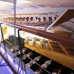 Salón de actos Espacio Bertelsmann, ideal para celebrar eventos corporativos o institucionales.