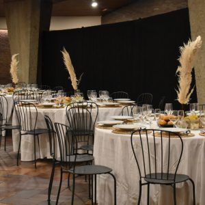 Área de encuentro del Espacio Fundación Pablo VI, ideal para eventos, reuniones, congresos, exposiciones y sesiones formativas.