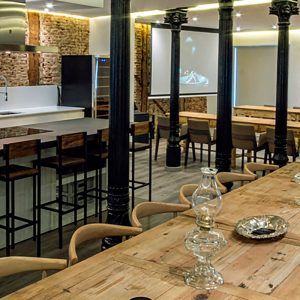 Interior del Taller Ferretero, del Restaurante Ferretería, espacio para eventos, celebraciones, en pleno centro de Madrid.