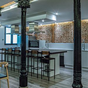 Interior del Taller Ferretero, del Restaurante Ferretería, espacio para eventos, celebraciones, en pleno centro de Madrid.