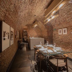 Interior del Restaurante Ferretería, espacio para eventos, celebraciones, en pleno centro de Madrid.
