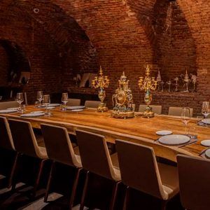 Interior del Restaurante Ferretería, espacio para eventos, celebraciones, en pleno centro de Madrid.